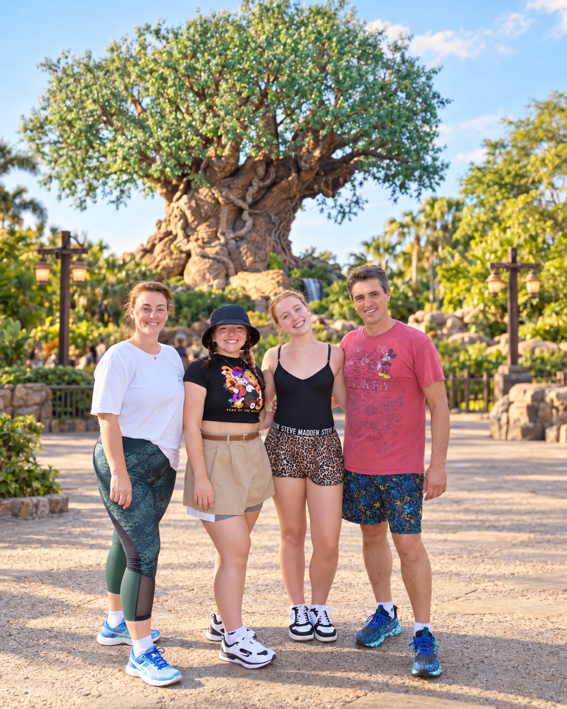 Nuestra familia frente al Árbol de la Vida en Disney Animal Kingdom